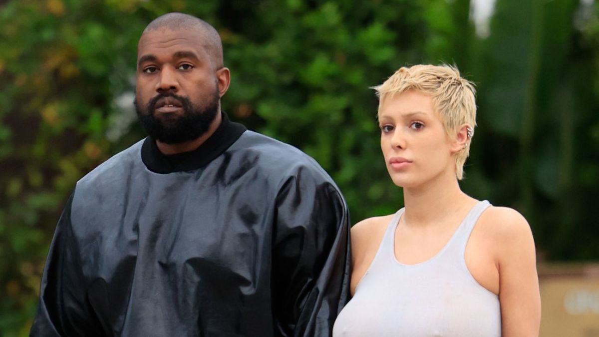 Kanye West pays Bianca Censori