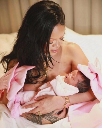 Rihanna welcomes baby girl